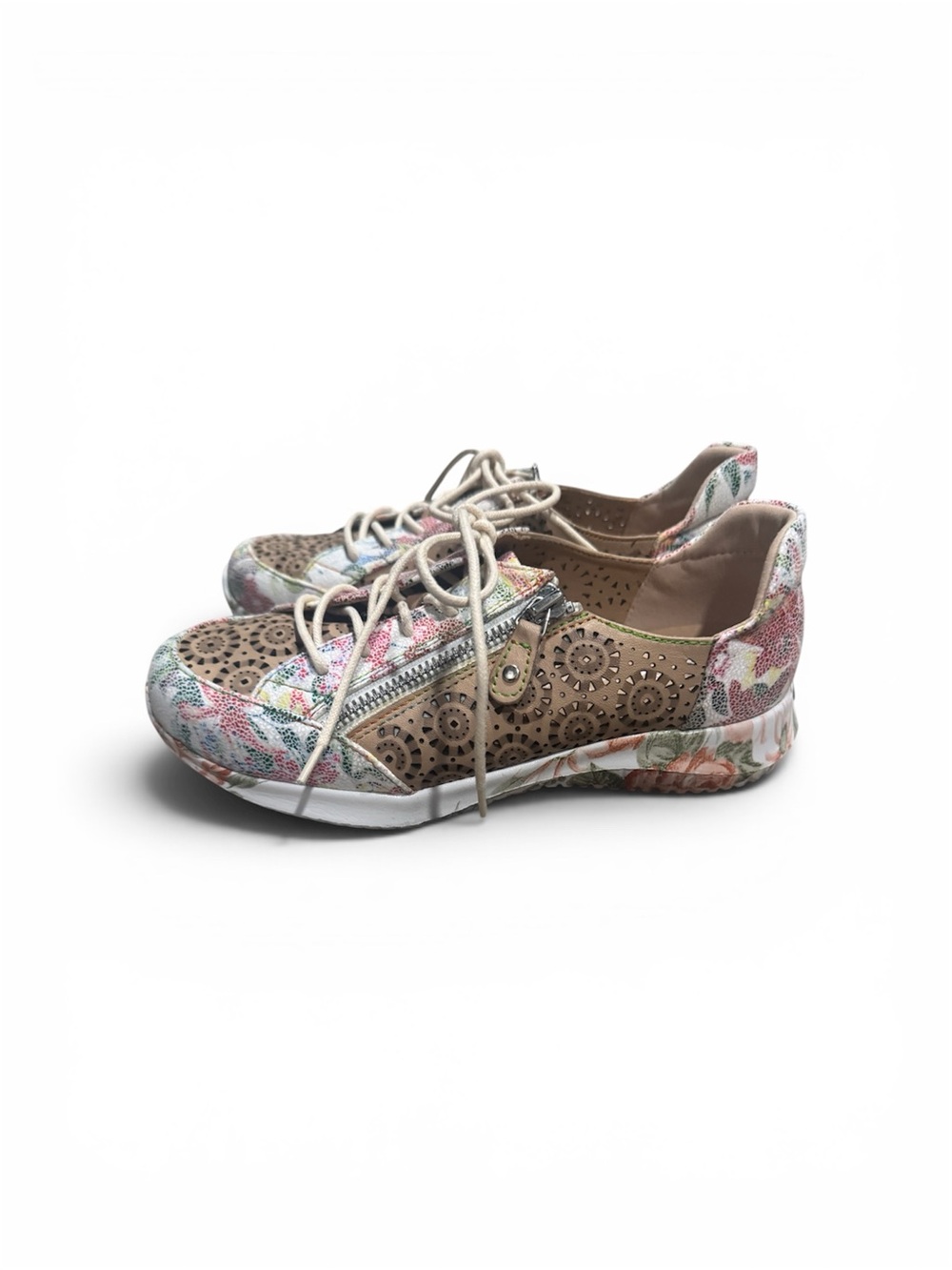 L'ARTISTE JAZZIE SNEAKER